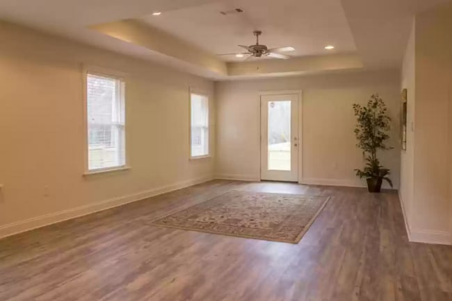 Building Photo - 106 Crown's Pointe