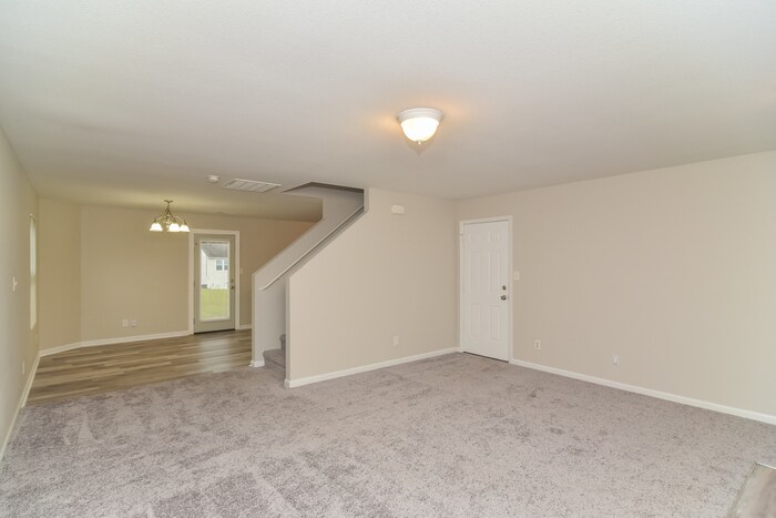 Building Photo - 130 Dormont Dr NE