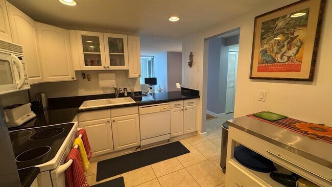 Building Photo - 2200 NE 33rd Ave