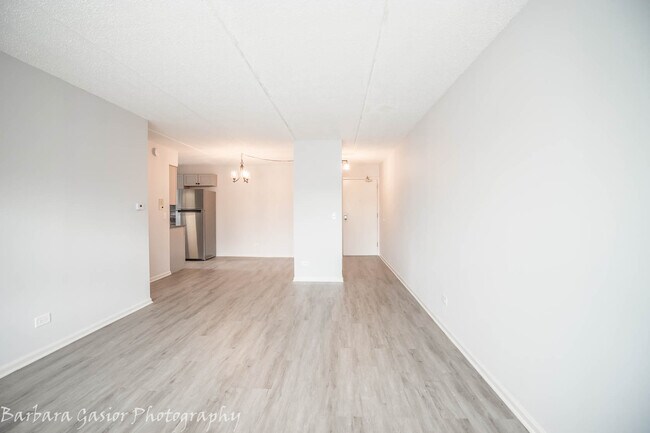 Building Photo - 835 Pearson St