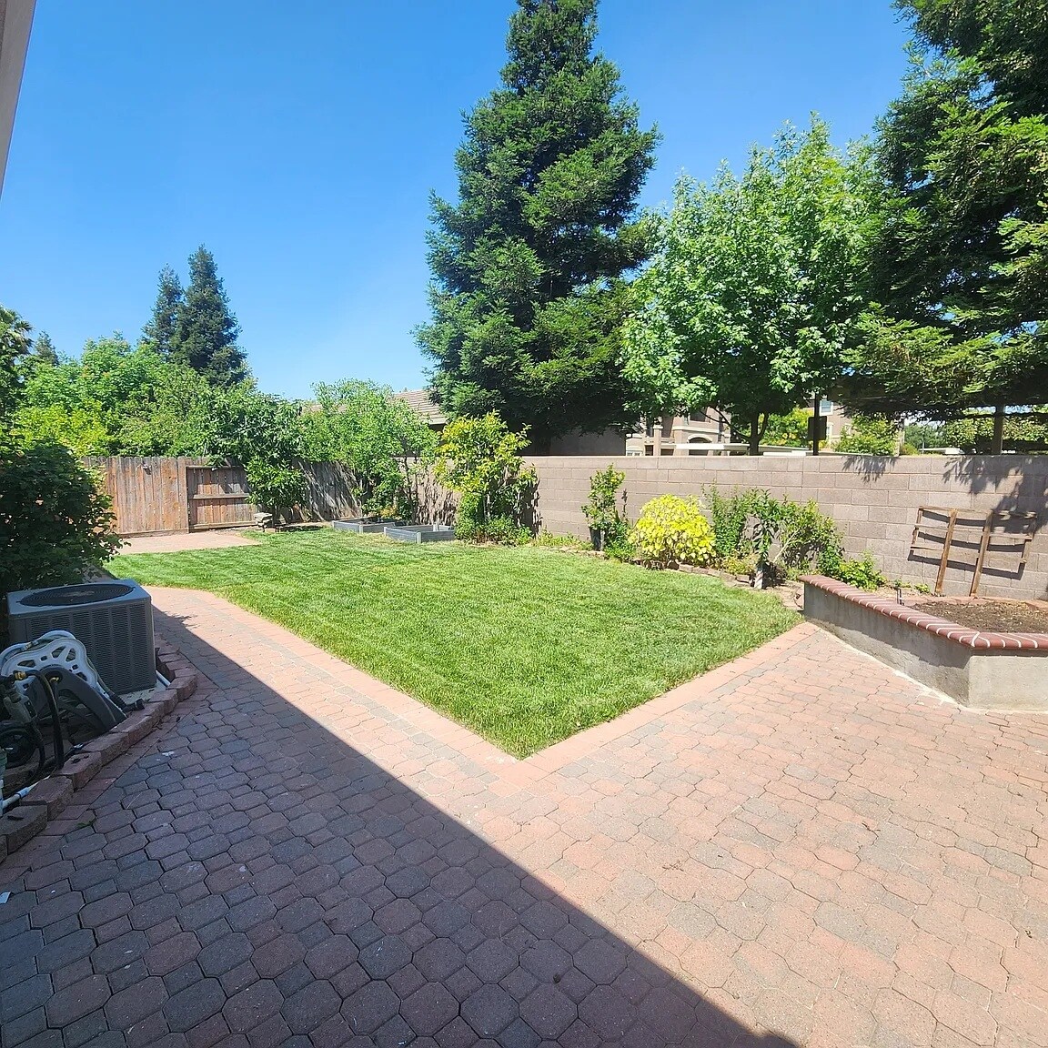 Building Photo - 9919 Tarzo Way