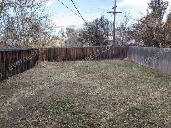 Building Photo - 5440 N Bryant St