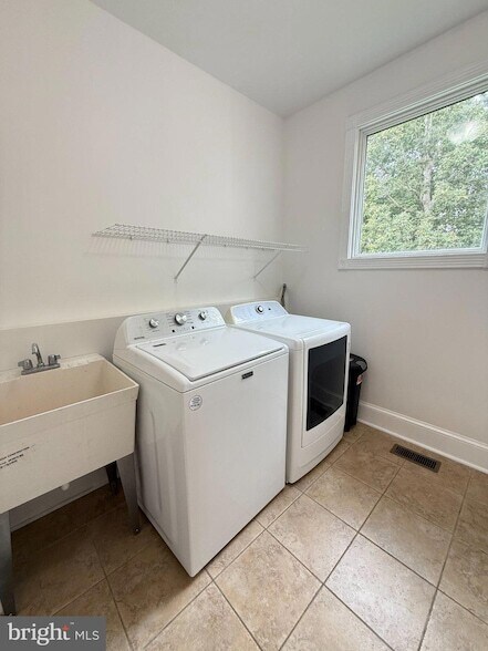 Building Photo - 11325 Wicomico Oaks Pl