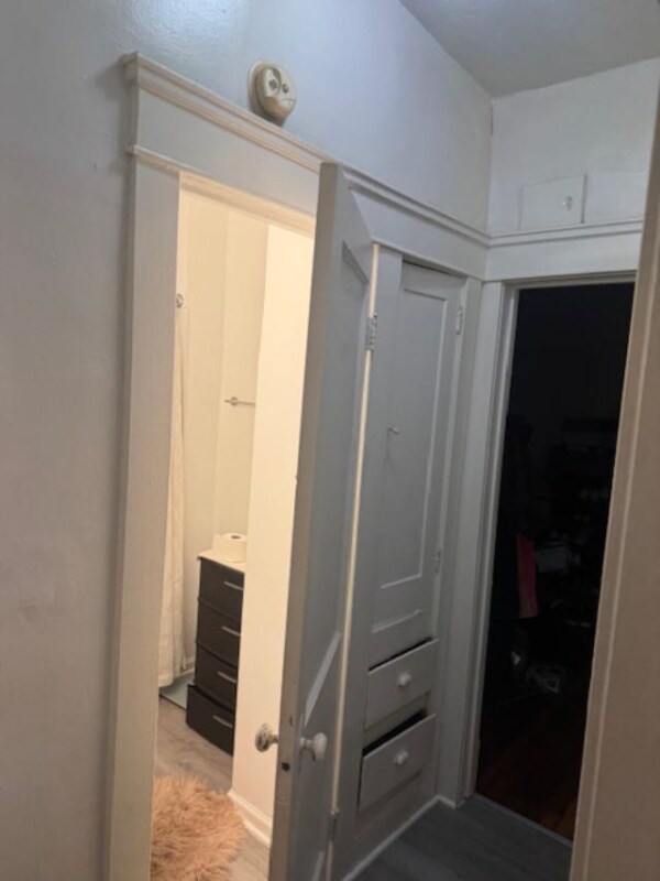 Building Photo - 3266 E 123rd St