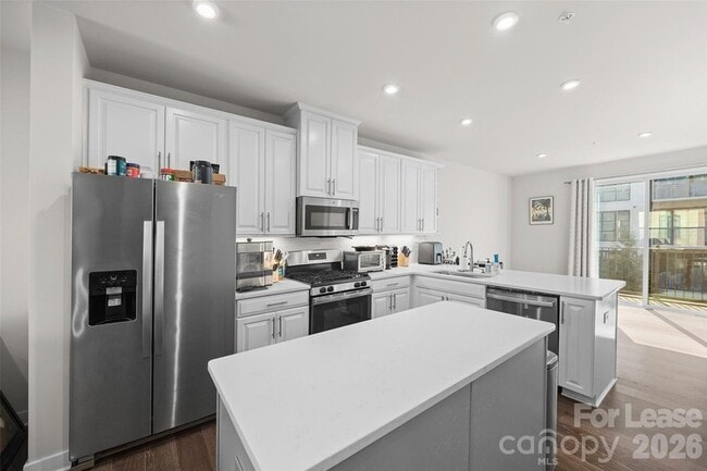 Building Photo - 424 Music Hall Wy