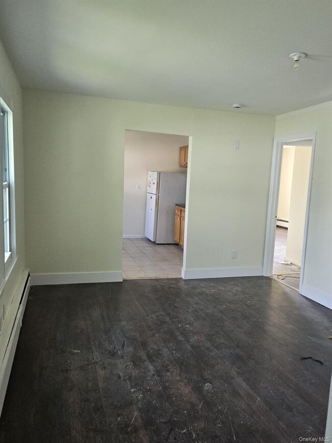 Building Photo - 698 Bullville Rd