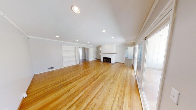 Building Photo - Steps from SDSU – Spacious Homes in Prime College Area