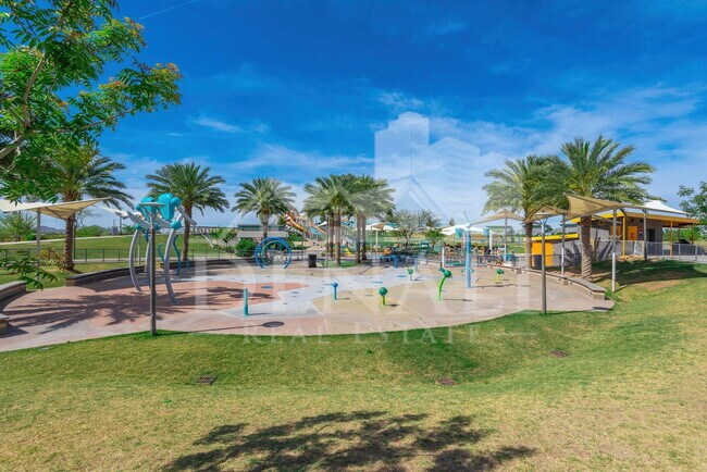 Building Photo - 2881 E Tonto Dr