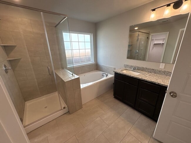 Building Photo - AVAILABLE NOW; APPLY AT OUR WEBSITE TODAY!!