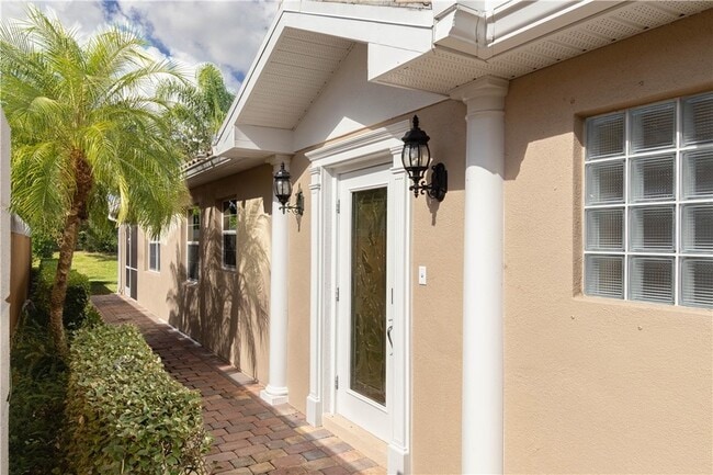 Building Photo - 5009 Corsica Square