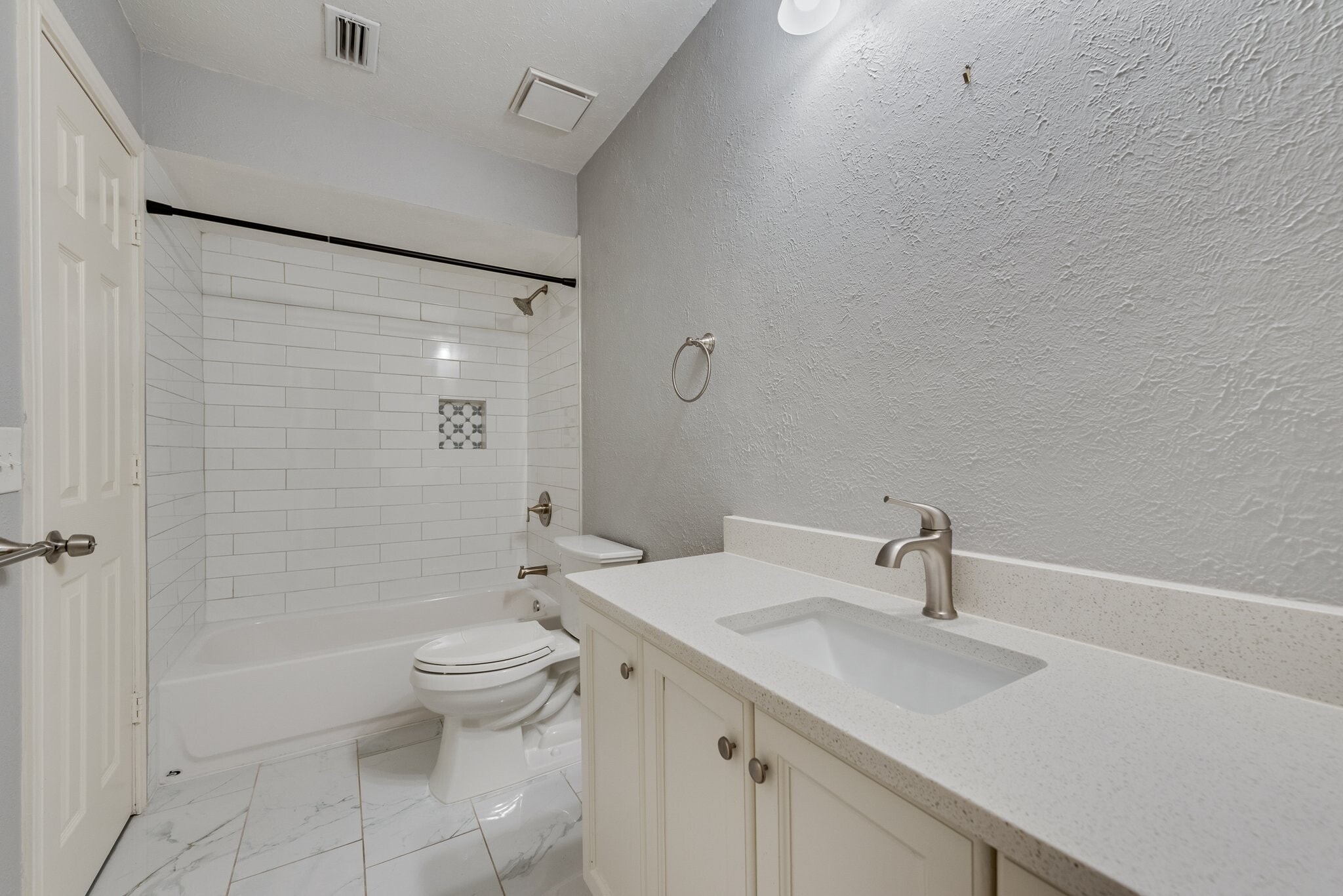Building Photo - 3532 Parkhaven Dr