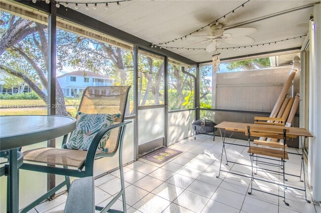 Building Photo - 7652 Pinewalk Dr S