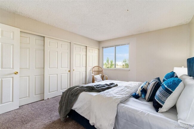 Building Photo - 3 Bed 2 Bath Updated Unit in Robinwood