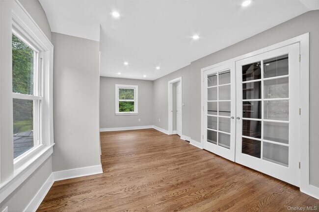 Building Photo - 3538 James St