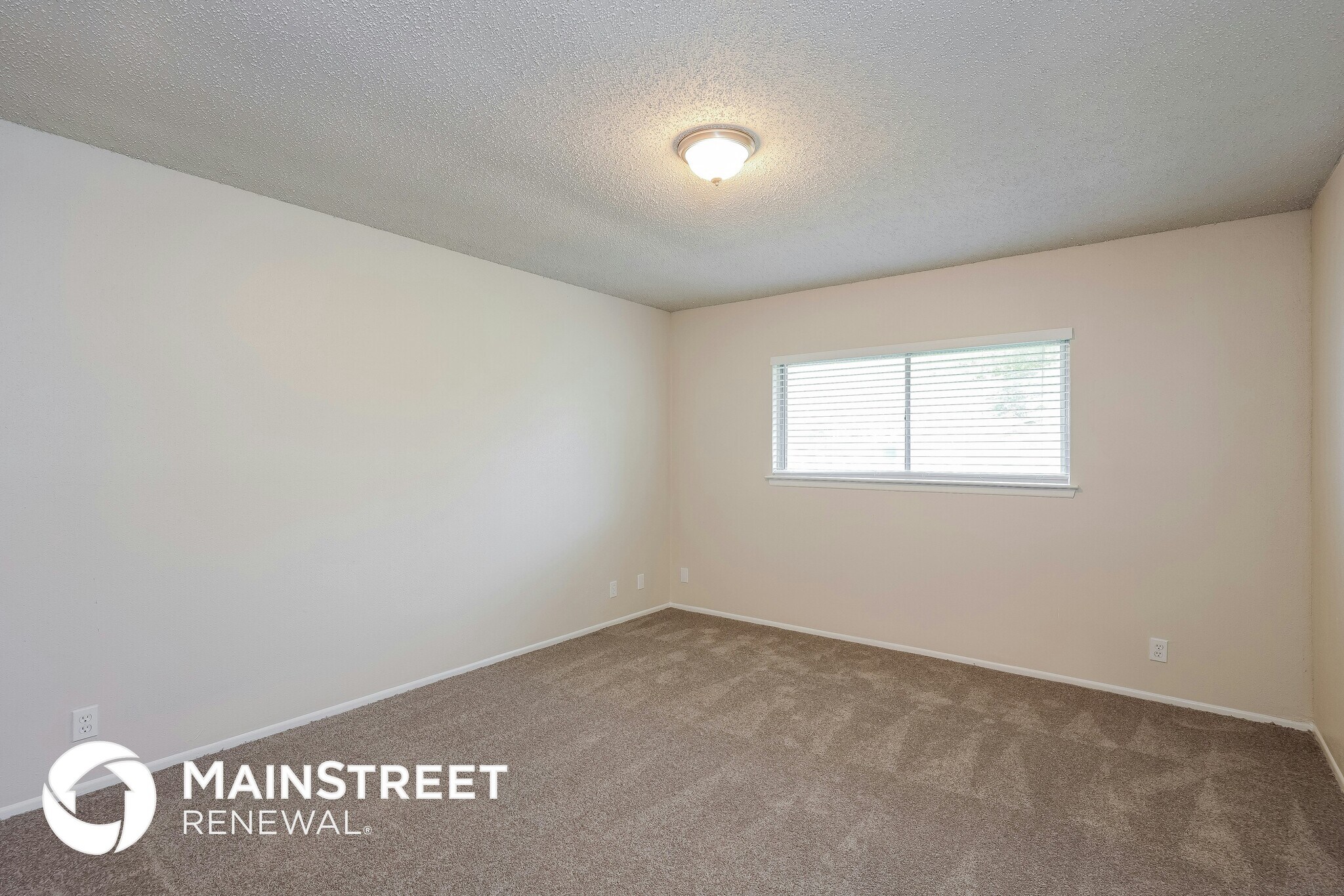 Building Photo - 9501 Chelmsford Dr