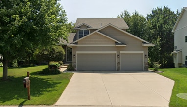 Building Photo - 572 Danube Ave