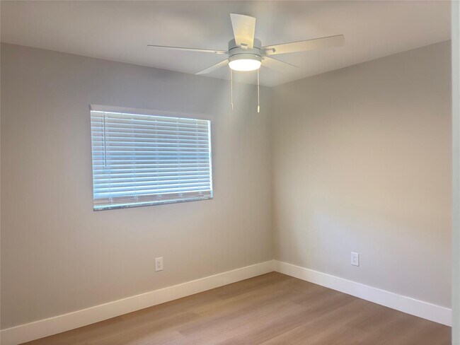 Building Photo - 10935 Gable St