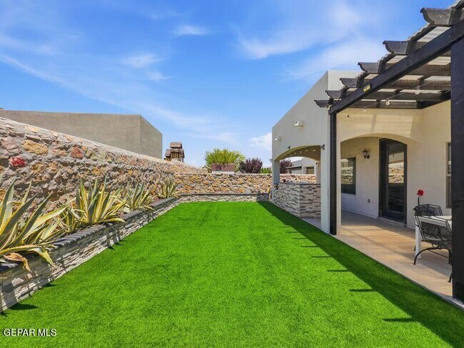 Building Photo - 13655 Stonor Ct