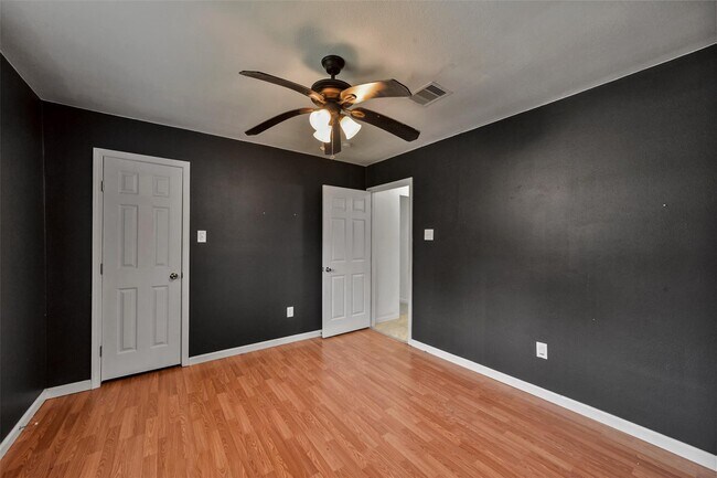 Building Photo - 214 Schilling Ave