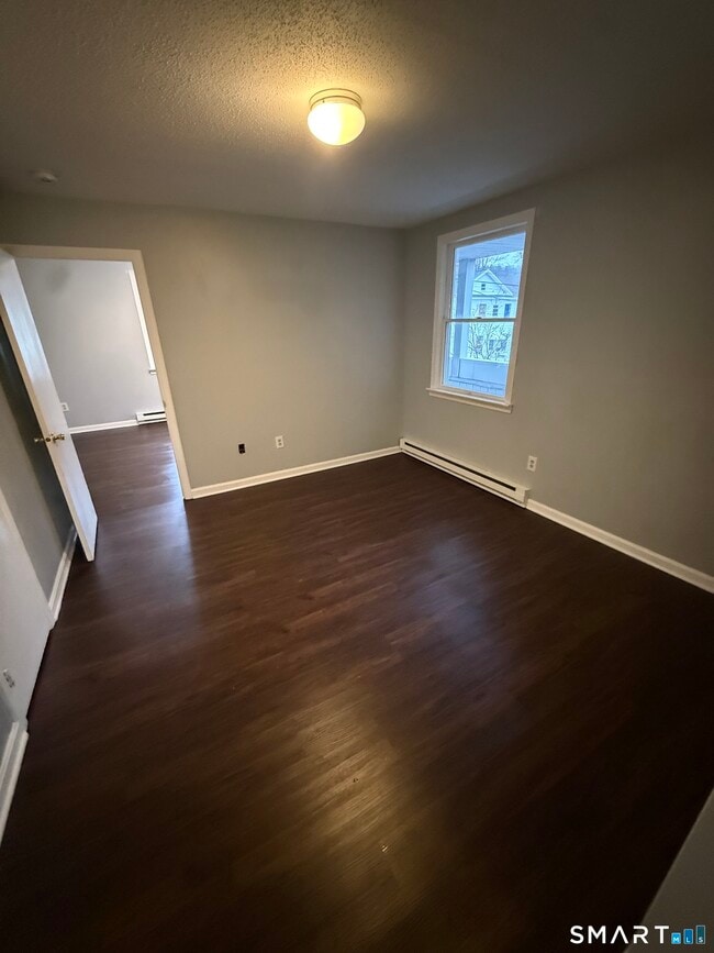 Building Photo - 52 Crown St