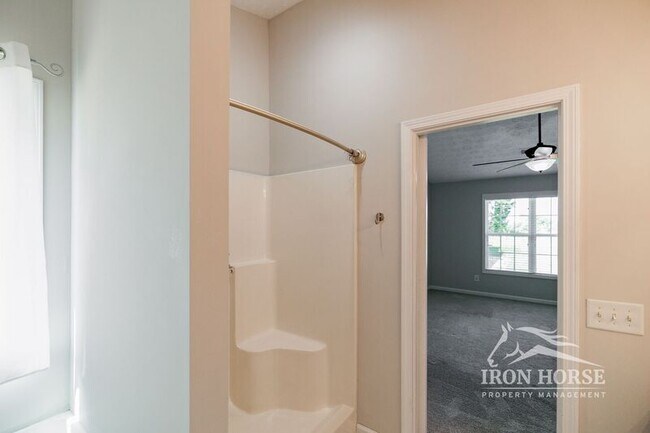 Building Photo - 501 Spratlin Dr