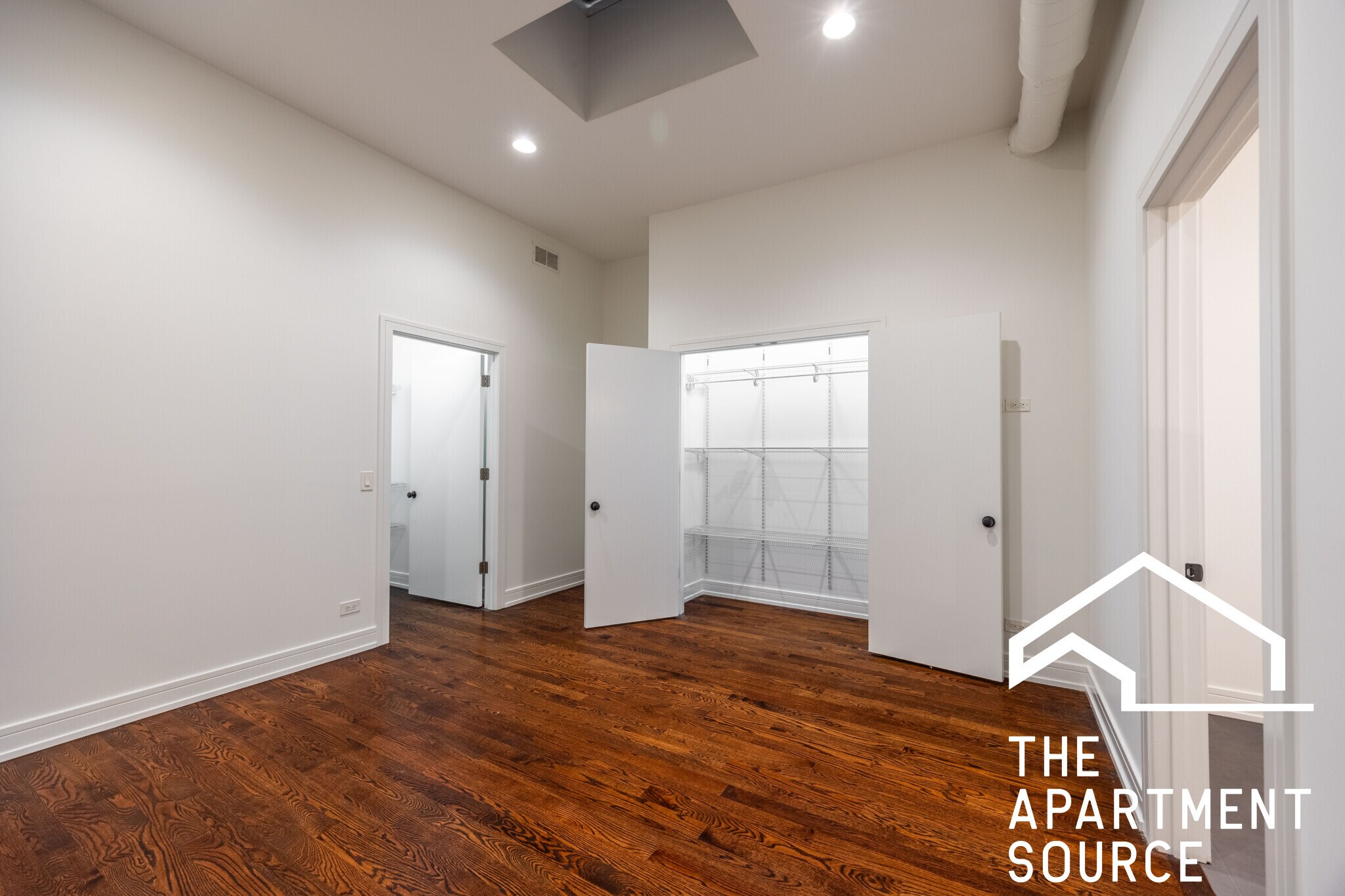 Building Photo - 2500 W Chicago Ave