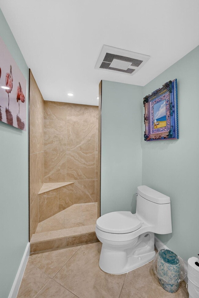 Building Photo - 5280 N Ocean Dr