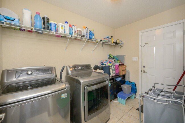 Building Photo - PRICE DROP!! Wonderful 4-Bedroom in Driftwood Estates