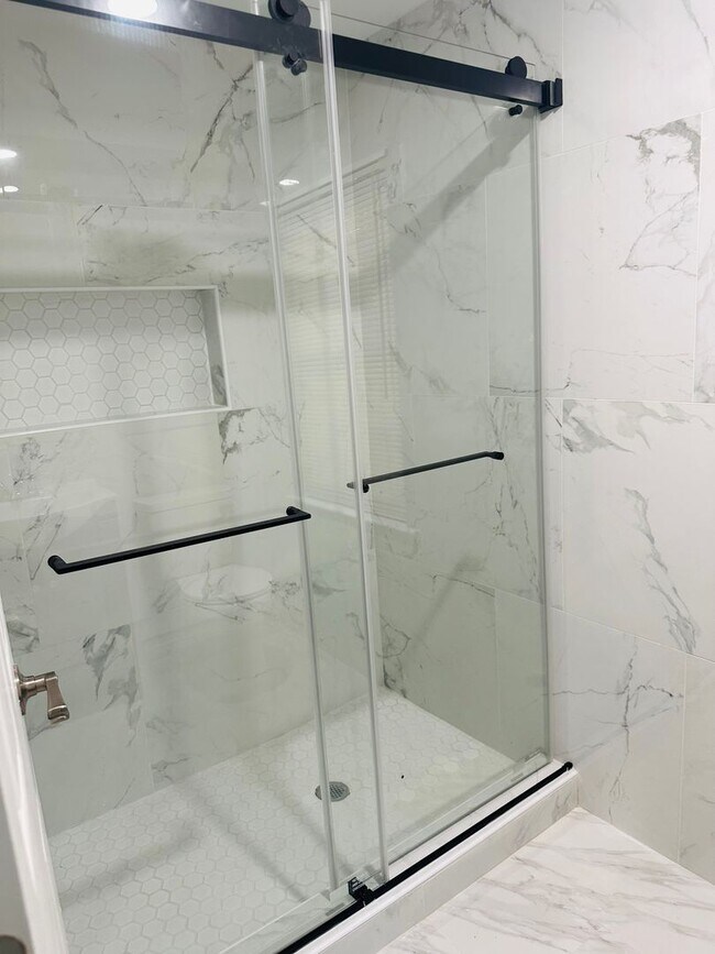 Building Photo - Great Apartment in North Chesterfield