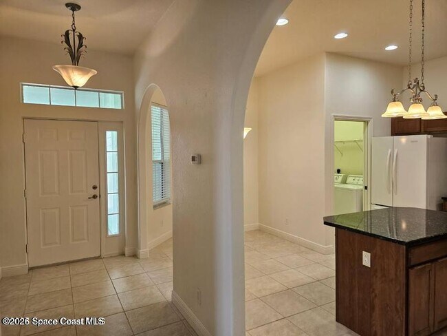 Building Photo - 1050 Eleuthera Dr NE