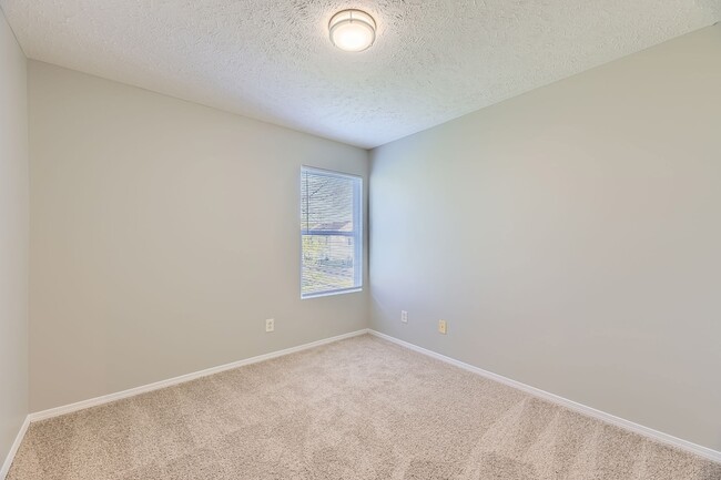 Building Photo - 5855 Monroe Crossing