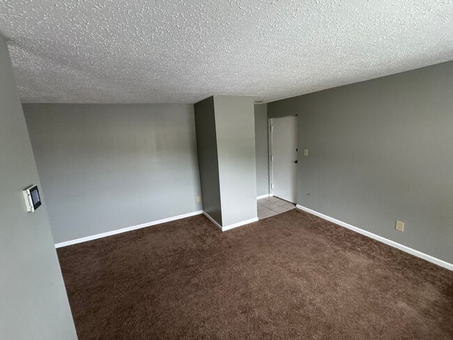 Building Photo - *Ask about our move-in specials!*  1 Bedro...