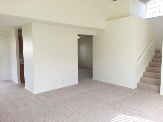 Building Photo - Great 3 Bedroom/ 2.5 Bathroom Single Family Home in Waikele  *First showing on Monday, February 1...