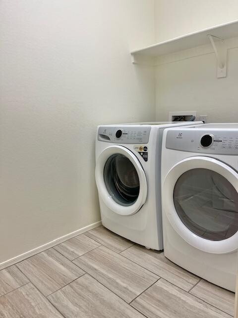 Building Photo - 71 W Megan St