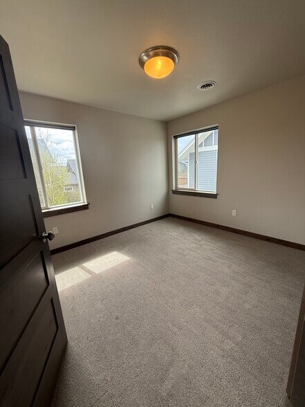 Building Photo - 3357 Sora Way