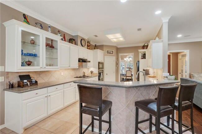 Building Photo - IMMEDIATE MOVE IN! Gorgeous 4 bedroom 3 ba...