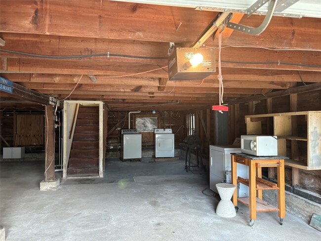 Building Photo - 2011 33rd St