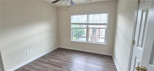 Building Photo - 11025 Brunson Dr