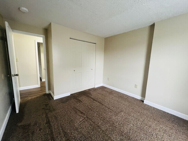 Building Photo - 1107-1111 Burns Ave