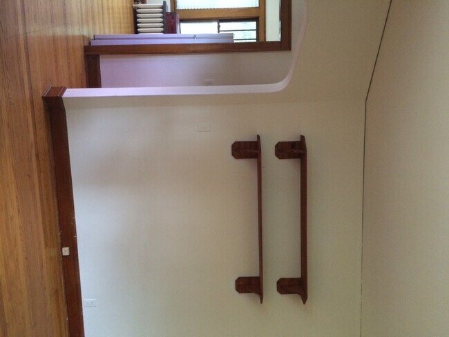Building Photo - 528 Childs St