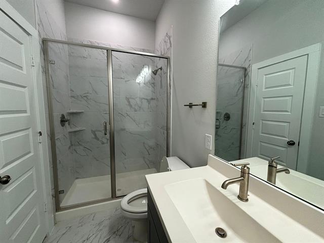 Building Photo - 825 W Mayfield Rd