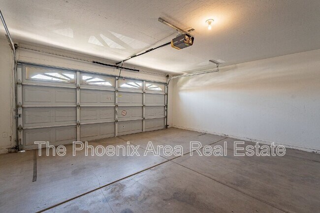 Building Photo - 2287 W Periwinkle Way