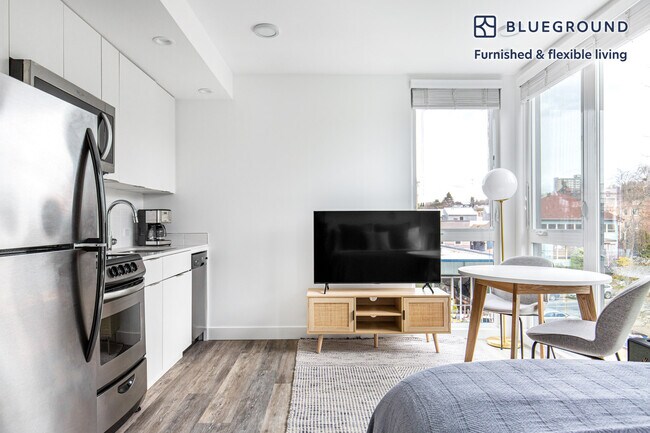 Building Photo - 120 10th Ave E