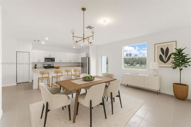 Building Photo - 2700 SE 23rd Ave