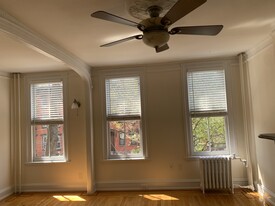 Building Photo - 284 Pavonia Ave