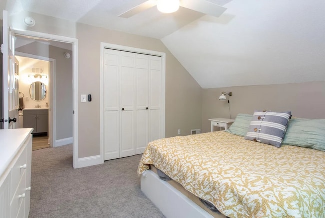 Building Photo - 2417 23rd Ave S