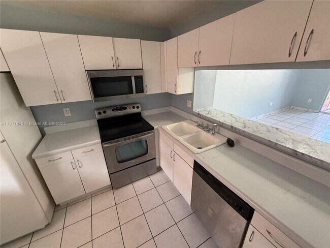 Primary Photo - 19761 SW 114th Ave