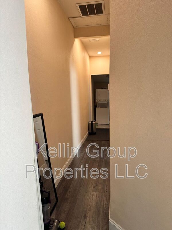 Building Photo - 2314 W Chestnut St