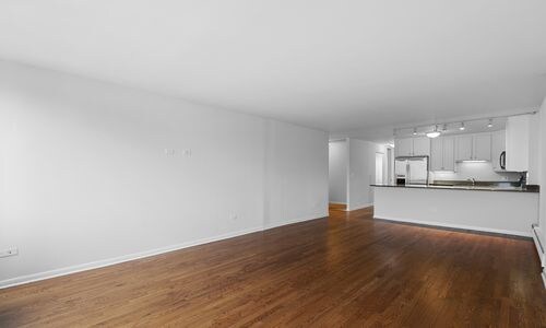 Building Photo - 535 W Aldine Ave