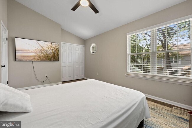 Building Photo - 4071 Bluebird Dr